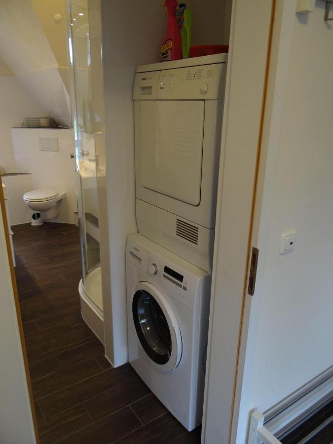 Ferienwohnung-Dg-Im-Reetdachhaus-Im-Ort-Welt Eksteriør billede