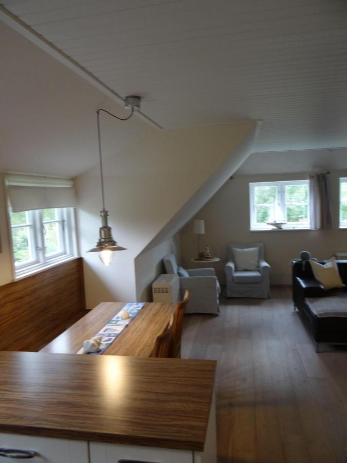 Ferienwohnung-Dg-Im-Reetdachhaus-Im-Ort-Welt Eksteriør billede